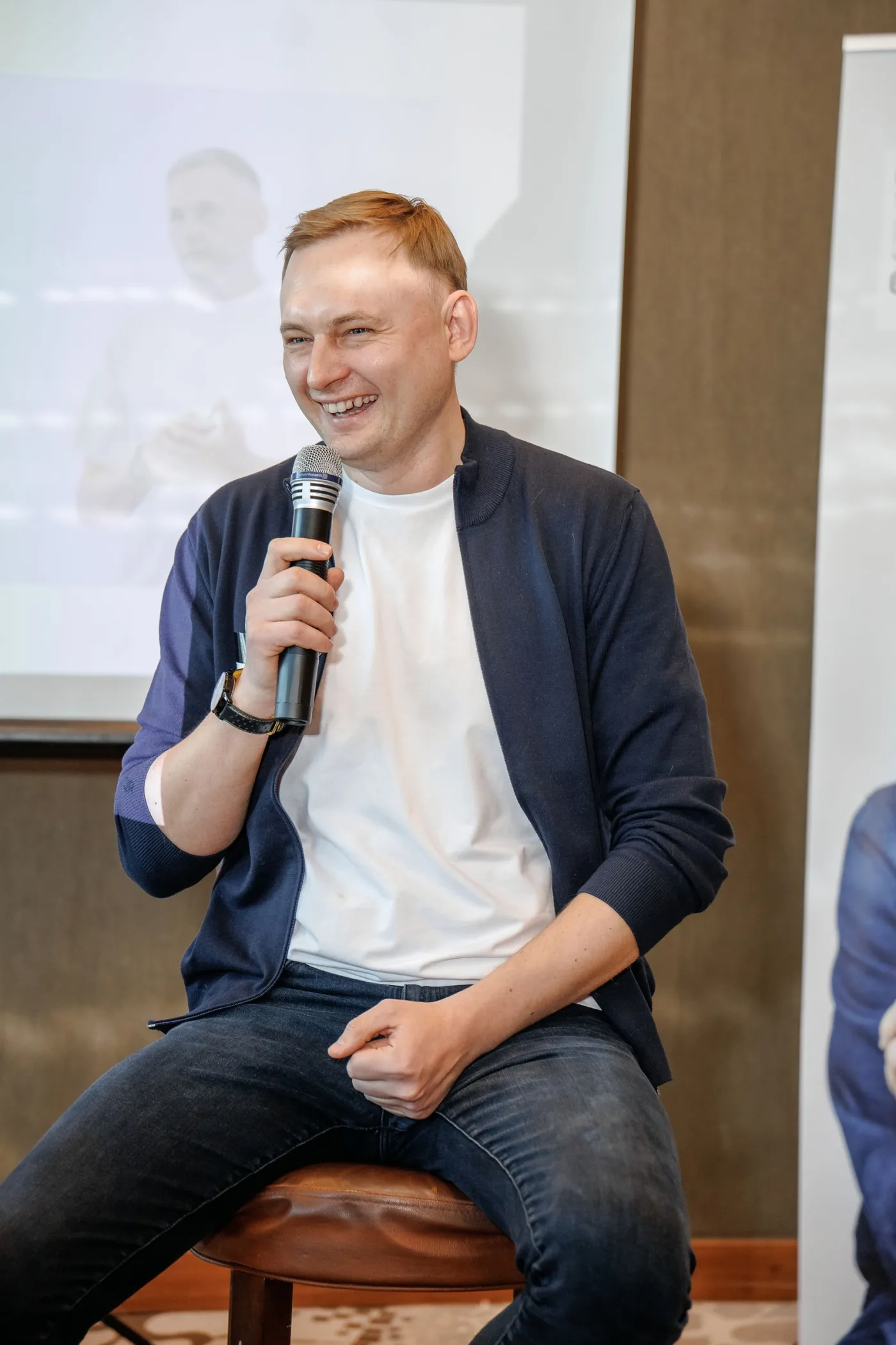 Дмитрий Гавдур выступает на бизнес-нетворкинге